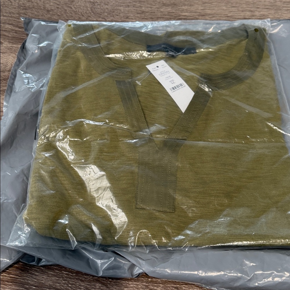 WHBM Ruched Tee-Olive color Size XL